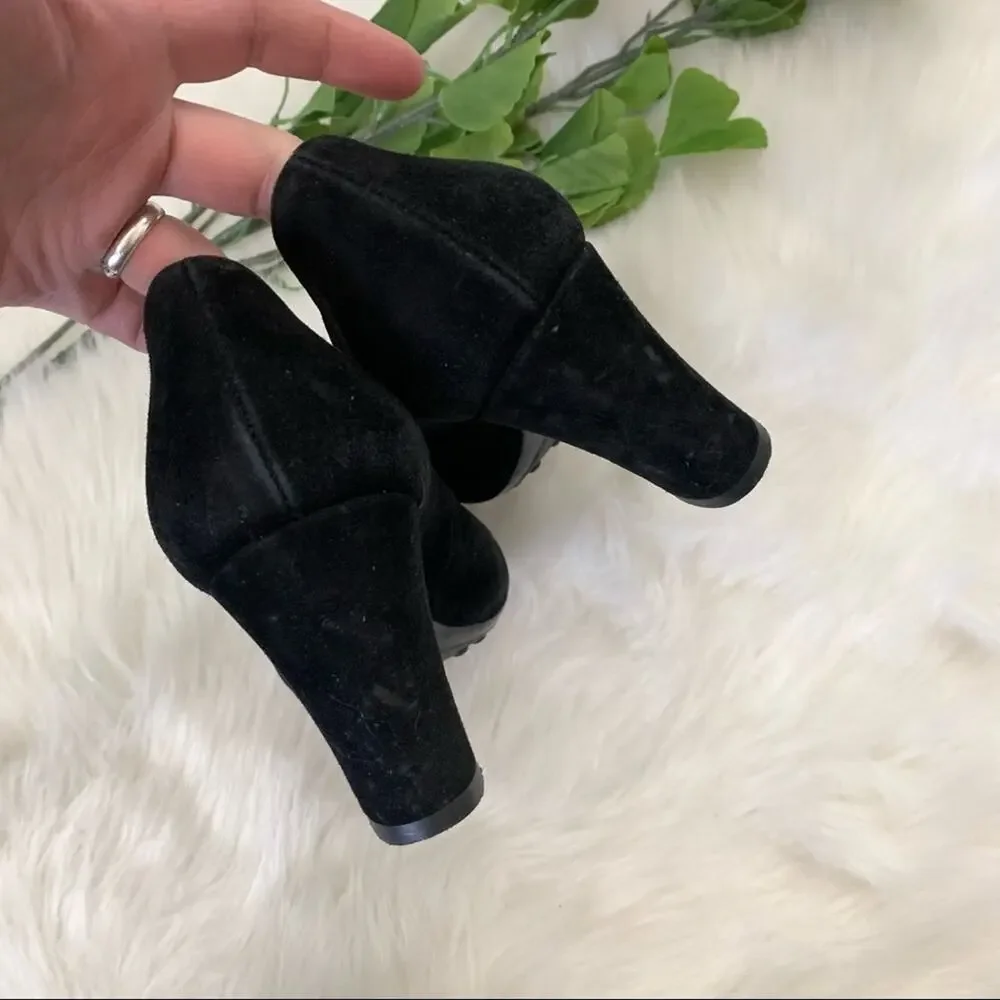 Aquatalia | Black Sacchetto Buckle Front Heel Pumps Round Toe Italy Women's 7